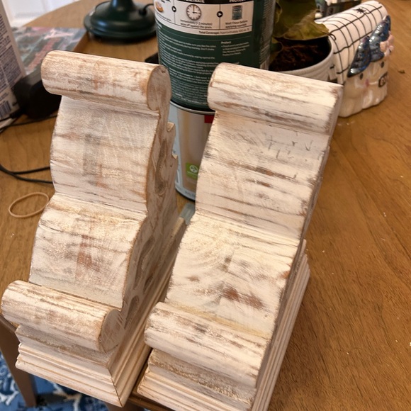 Rustic Cream Bookend - Picture 2 of 3